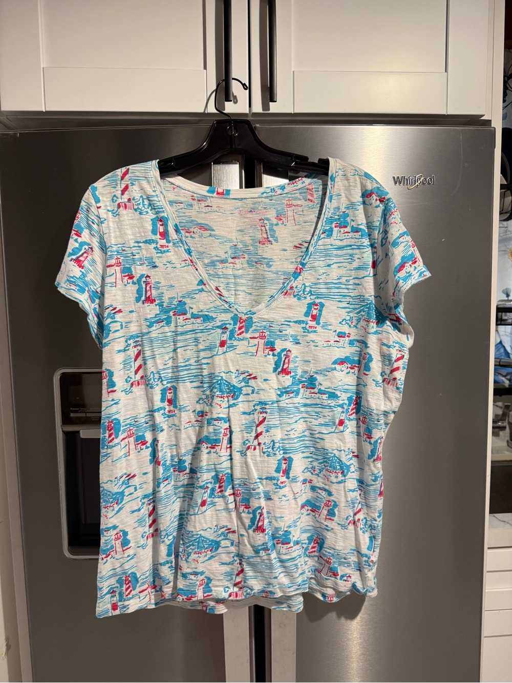 Lilly Pulitzer Women’s V-Neck Beach Print Tee in White and Blue